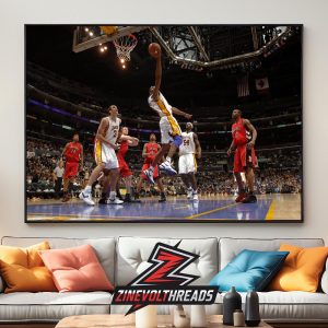 Kobe Bryant Iconic Moment In 81 Points Game Versus Toronto Raptors Home Decor Poster Canvas